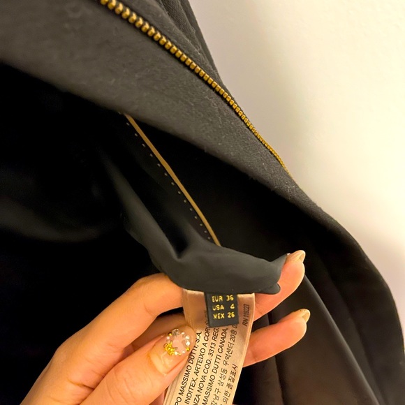 Massimo Dutti Black coat with gold buttons and removable fur collar - Picture 9 of 13